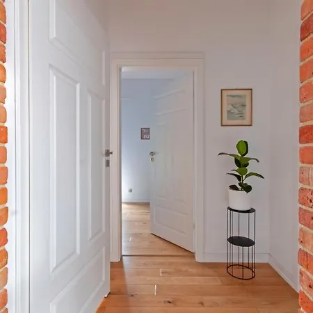 House-1,2km To The Beach; 5 Bedrooms, 3 Bahrooms; Fire Place. Private Sauna! * Wisełka